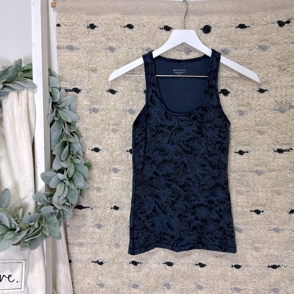 Athleta SCOOP TANK TEXTURE Frosted Floral Black/ Blue size xS